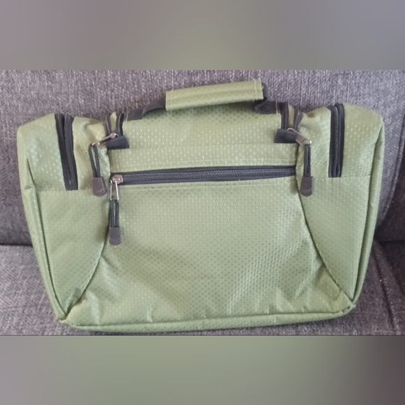 Heys Canada - Ecotex Toiletry Bag - Olive Green Color Travel - Picture 9 of 9